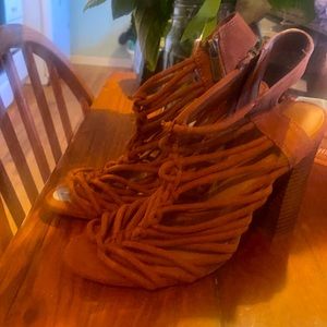 Size 7 NWOT